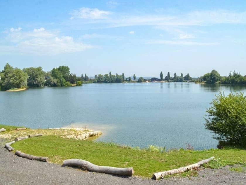 Lake Lodges Чічестер Екстер'єр фото